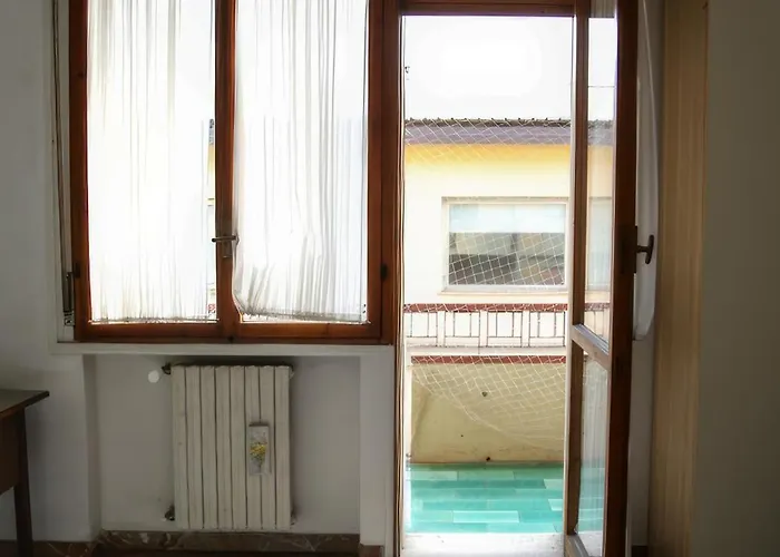 Quaint 2-Br Outside Ztl