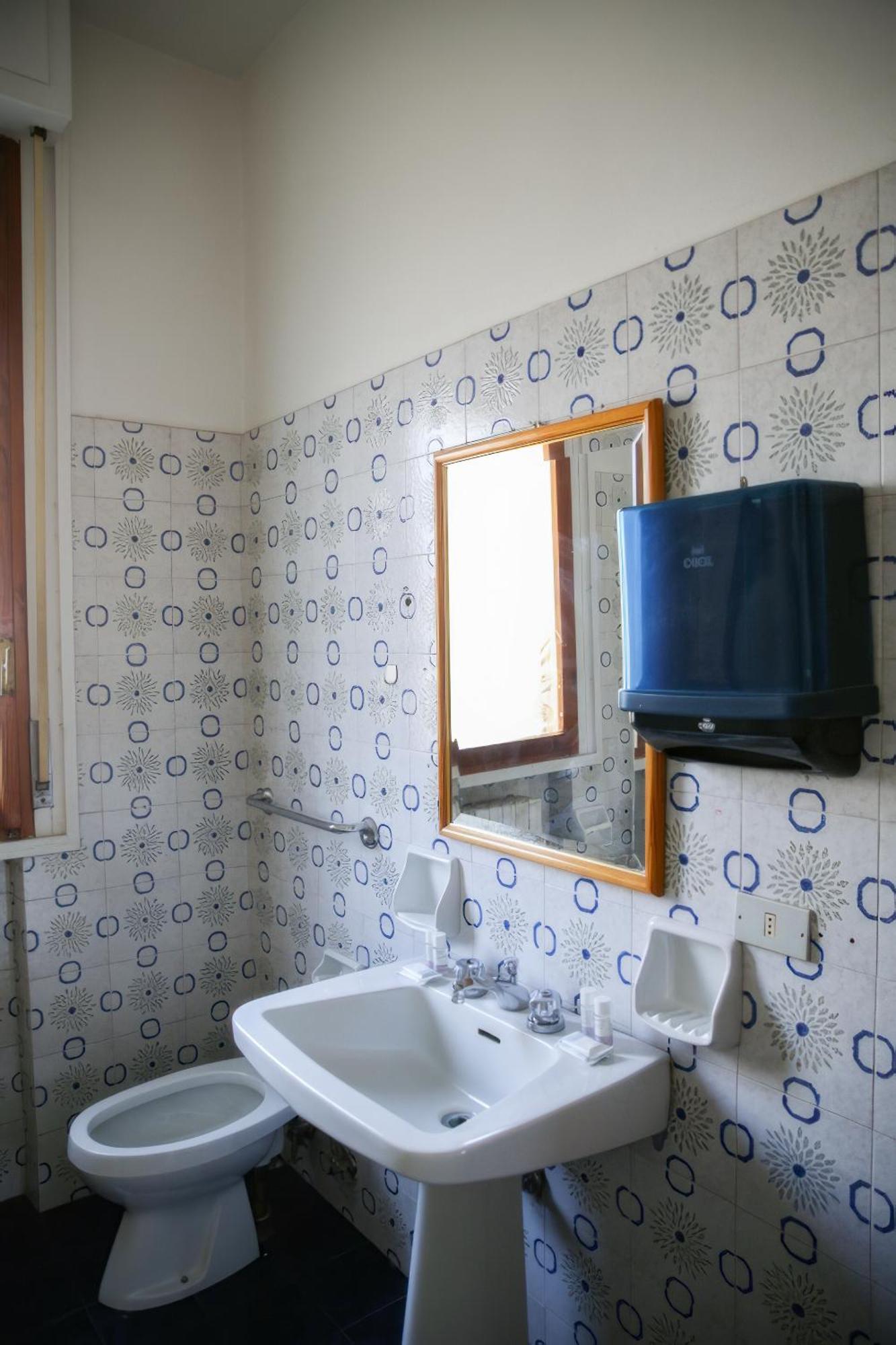 Quaint 2-br Outside Ztl Florenz