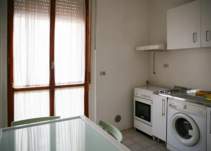 Quaint 2-Br Outside Ztl